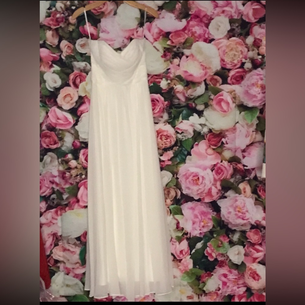 The brand is Cindy Collection. This dress is white, and a size small.